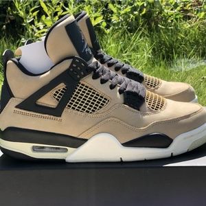 Woman's air jordan 4